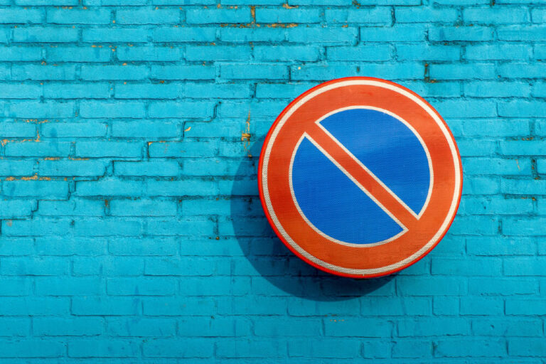 Zakaz postoju, parkowania w dni parzyste i nieparzyste - po co się stosuje?