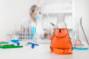 Oznakowanie miejsca pracy: znaki ostrzegawcze niebezpiecznych substancji