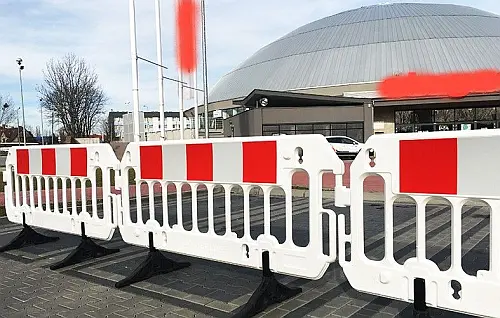 Plastikowa barierka drogowa U-20 PCV - biała