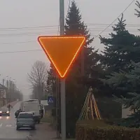 Znak aktywny podświetlony A-7 przejście dla pieszych