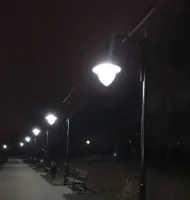 Lampa uliczna, parkowa - oświetlenie nocą
